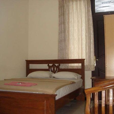 Hotel Paprica 1 Surabaya Bagian luar foto