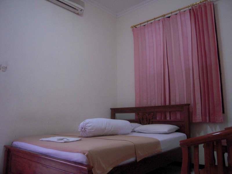 Hotel Paprica 1 Surabaya Bagian luar foto